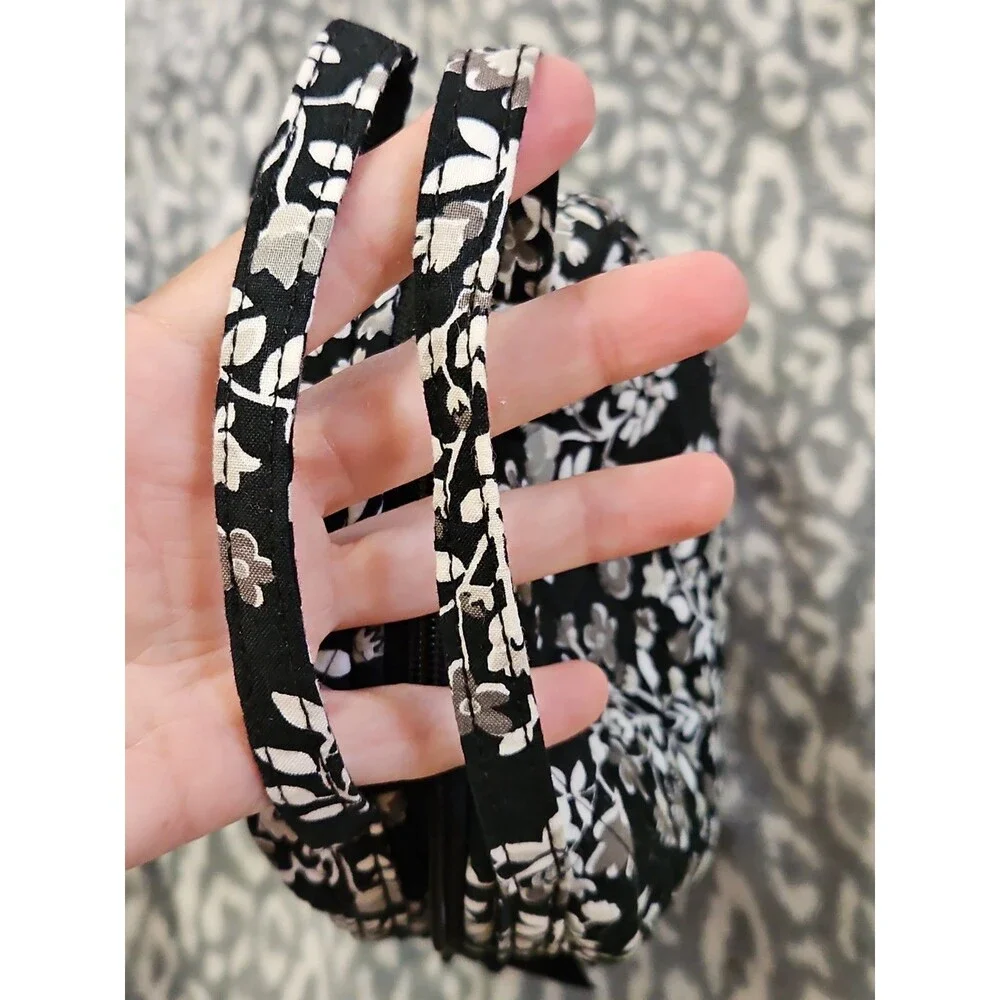 Classic Vera Bradley Quilted Thermal Lunch Bag Black & White Chandelier Noir EUC